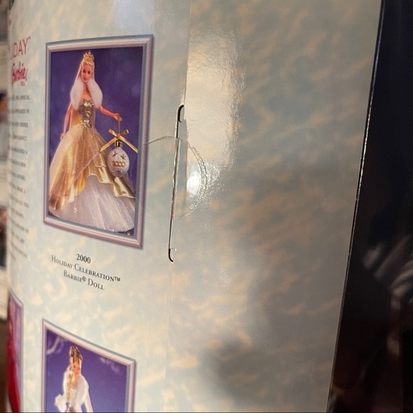 2004 Holiday Barbie - Picture 6 of 12
